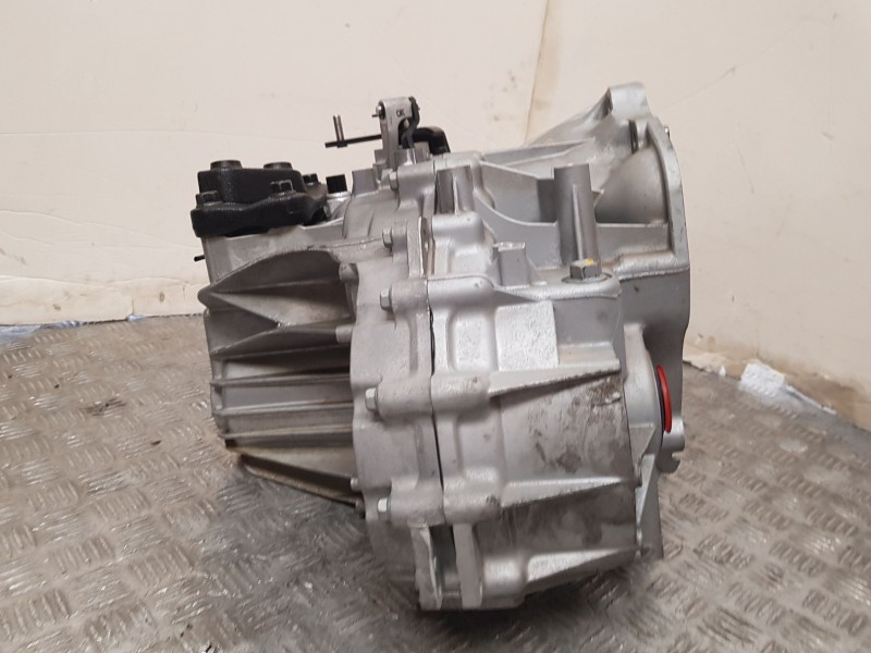 Recambio de caja cambios para kg mobility korando (c300) 1.5 referencia OEM IAM 3610037000 3102035320 