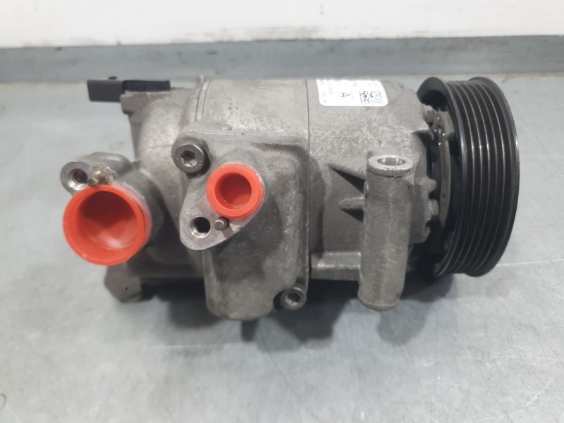 Recambio de compresor aire acondicionado para volkswagen polo v (6r1, 6c1) 1.6 tdi referencia OEM IAM 5N0820803A 01140562 DELPHI