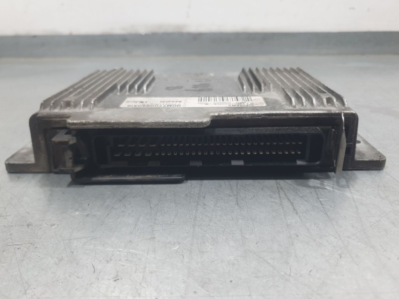 Recambio de centralita motor uce para renault megane i classic (la0/1_) 1.6 e (la0f, la0s) referencia OEM IAM 7700105979 S115300