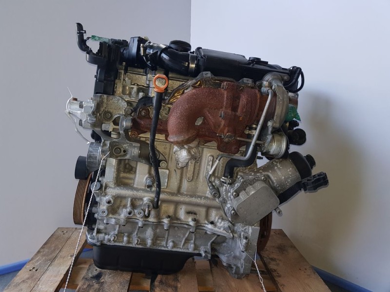 Recambio de motor completo para peugeot 206+ básico referencia OEM IAM 8HZ 2425475 INYECCIÓN BOSCH