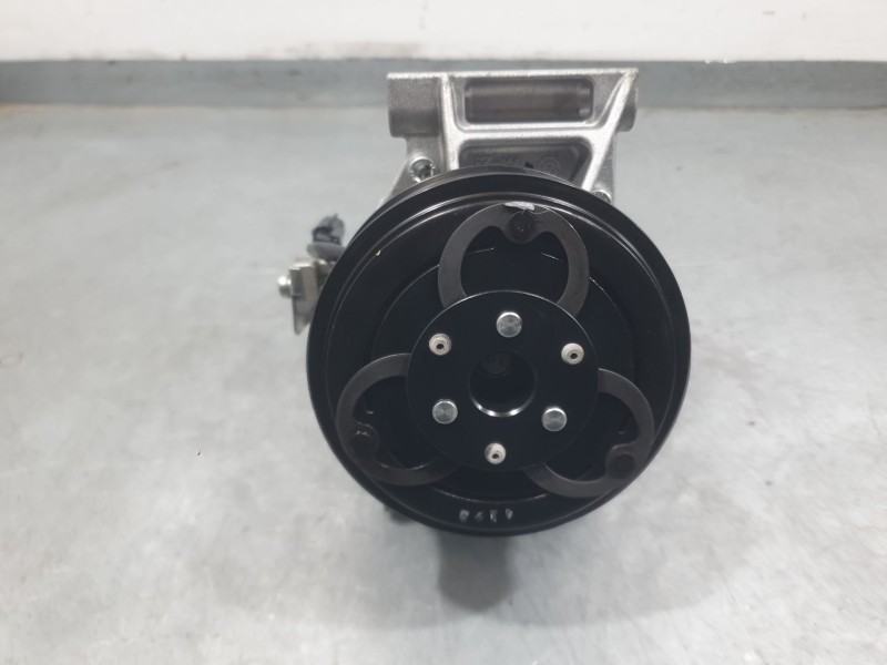 Recambio de compresor aire acondicionado para dacia sandero iii 1.0 tce 90 referencia OEM IAM 926008469R  