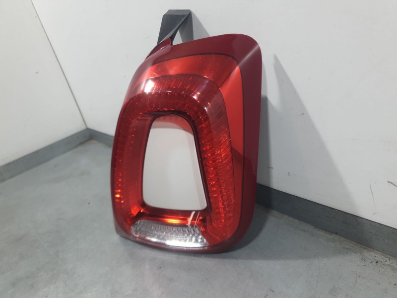 Recambio de piloto trasero derecho para fiat 500 (312_) 1.0 mild hybrid (312.ayd1b) referencia OEM IAM 52007422  