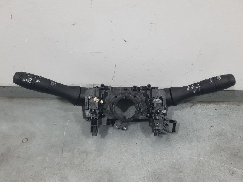 Recambio de mando luces y limpia para dacia sandero iii 1.0 tce 90 referencia OEM IAM 255670975R  