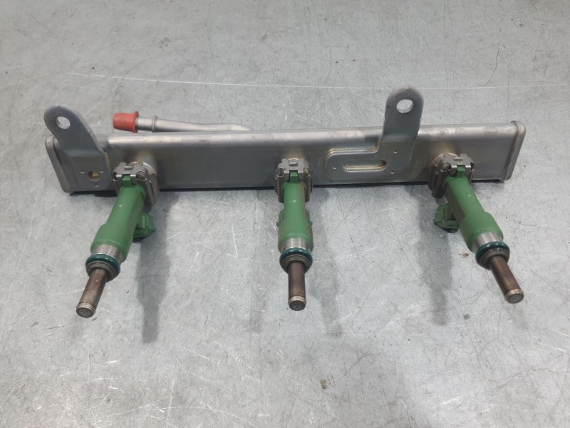 Recambio de rampa inyectora para dacia sandero iii 1.0 tce 90 referencia OEM IAM 175204021R  