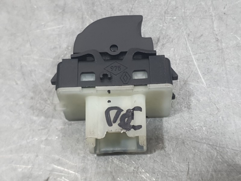 Recambio de mando elevalunas delantero derecho para dacia sandero iii 1.0 tce 90 referencia OEM IAM 254118439R  