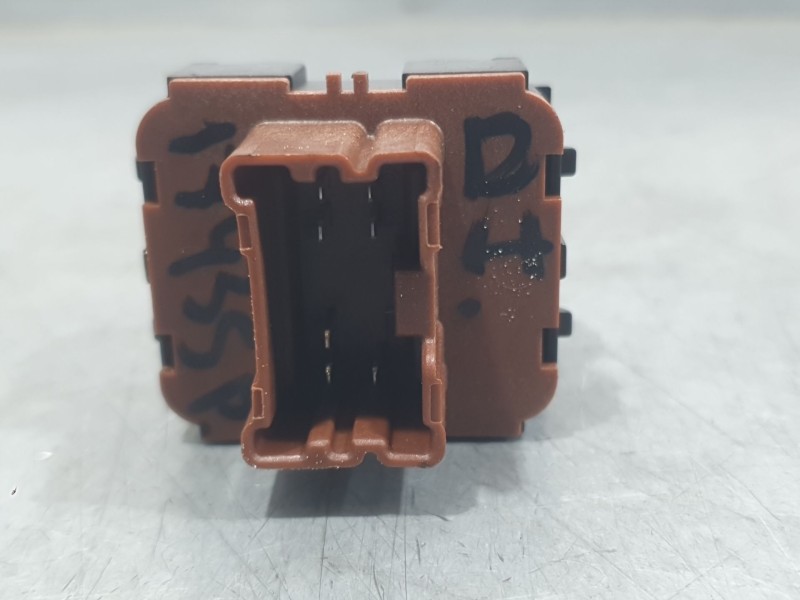 Recambio de mando elevalunas delantero izquierdo para dacia sandero iii 1.0 tce 90 referencia OEM IAM 254113300R C/MANDO RETROVI