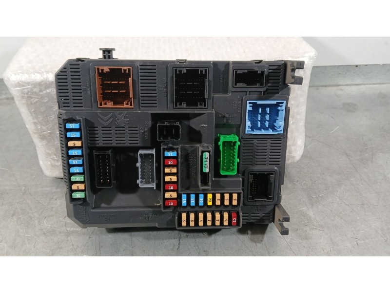 Recambio de caja reles / fusibles para peugeot 308 sw ii (lc_, lj_, lr_, lx_, l4_) 1.2 thp 130 referencia OEM IAM 9807054180 BSI