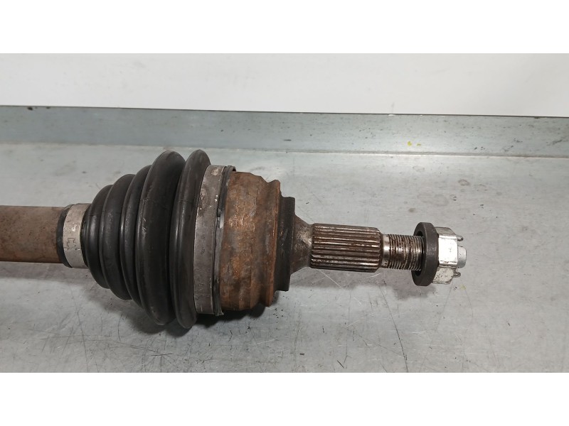 Recambio de transmision delantera derecha para peugeot 308 sw ii (lc_, lj_, lr_, lx_, l4_) 1.2 thp 130 referencia OEM IAM 967072