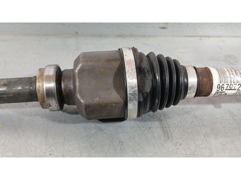 Recambio de transmision delantera derecha para peugeot 308 sw ii (lc_, lj_, lr_, lx_, l4_) 1.2 thp 130 referencia OEM IAM 967072