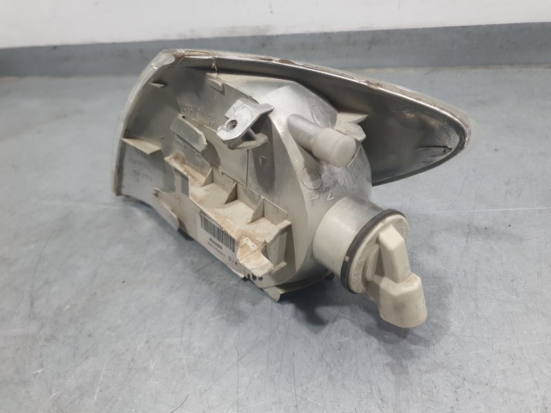 Recambio de piloto delantero derecho para renault megane i classic (la0/1_) 1.6 e (la0f, la0s) referencia OEM IAM 88204659  