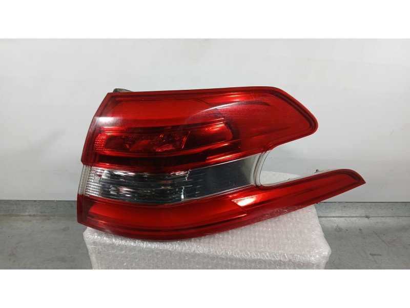 Recambio de piloto trasero derecho exterior para peugeot 308 sw ii (lc_, lj_, lr_, lx_, l4_) 1.2 thp 130 referencia OEM IAM 9678