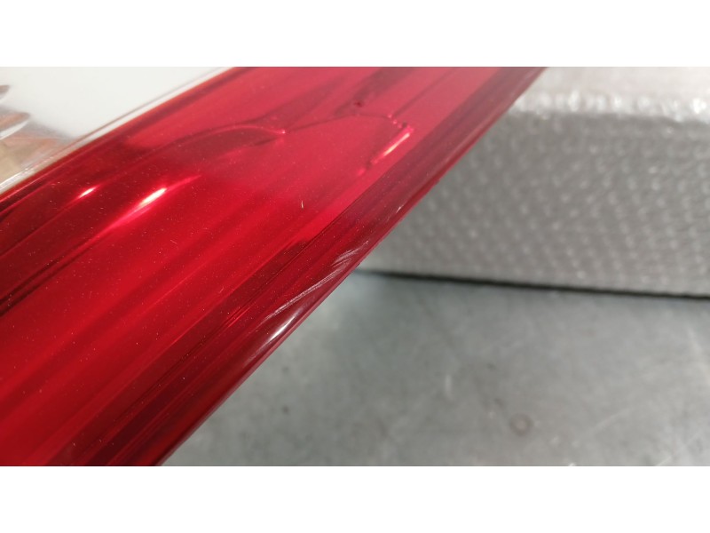 Recambio de piloto trasero derecho exterior para peugeot 308 sw ii (lc_, lj_, lr_, lx_, l4_) 1.2 thp 130 referencia OEM IAM 9678