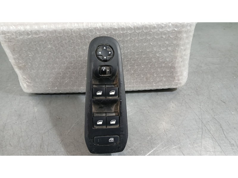 Recambio de mando elevalunas delantero izquierdo para peugeot 308 sw ii (lc_, lj_, lr_, lx_, l4_) 1.2 thp 130 referencia OEM IAM