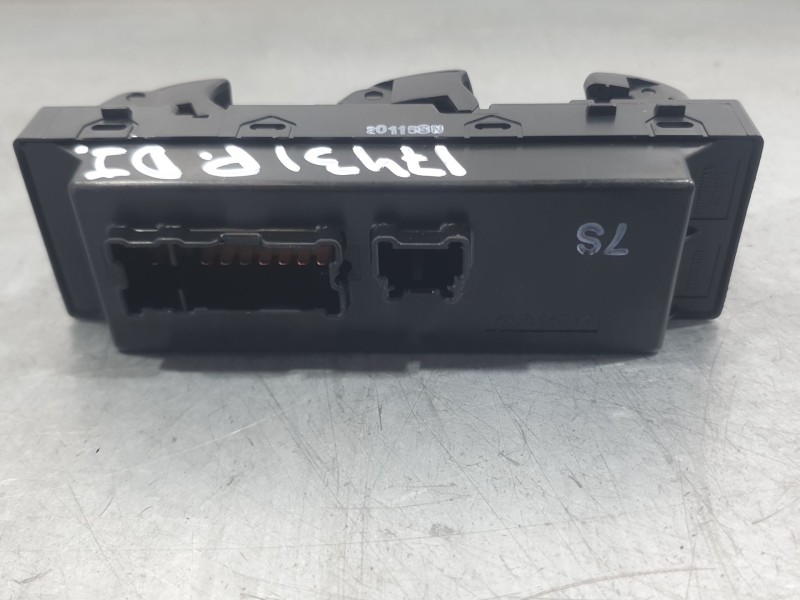 Recambio de mando elevalunas delantero izquierdo para nissan micra v (k14) 1.0 ig-t 100 referencia OEM IAM 254015FA0A 20115SN 