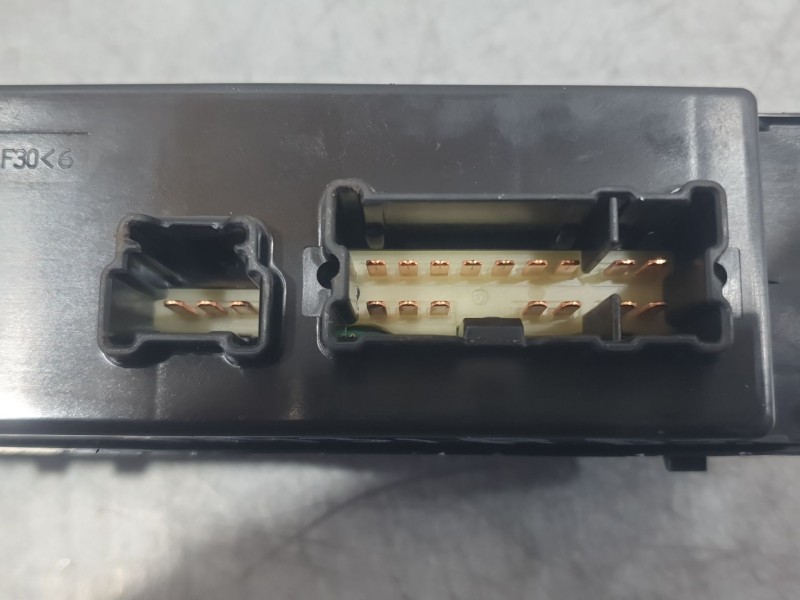 Recambio de mando elevalunas delantero izquierdo para nissan micra v (k14) 1.0 ig-t 100 referencia OEM IAM 254015FA0A 20115SN 