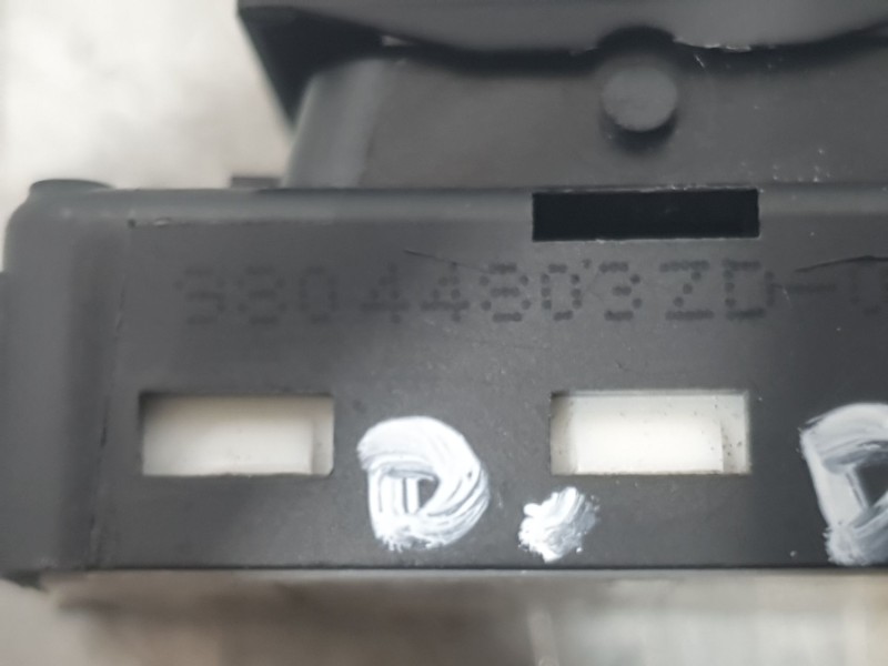 Recambio de mando elevalunas delantero derecho para opel corsa f (p2jo) 1.2 (68) referencia OEM IAM 98044803ZD  