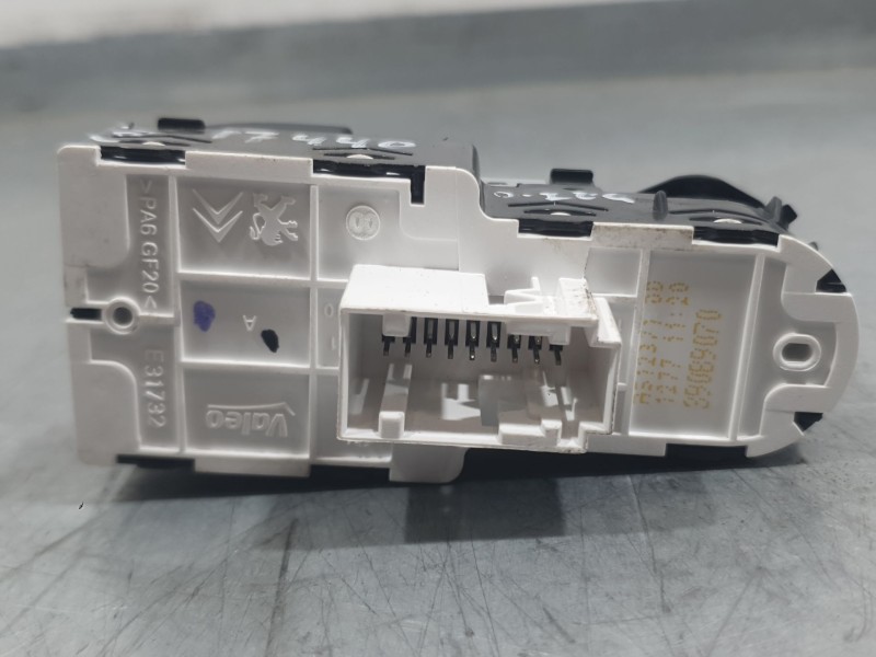 Recambio de mando elevalunas delantero izquierdo para opel corsa f (p2jo) 1.2 (68) referencia OEM IAM 39089070 C/MANDO RETROVISO