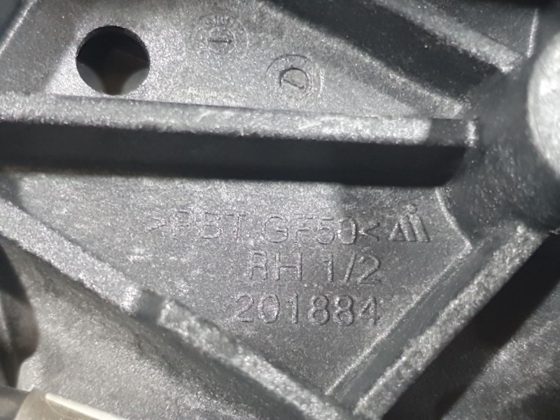 Recambio de retrovisor derecho para dacia sandero iii 1.0 tce 90 referencia OEM IAM 963013940R  