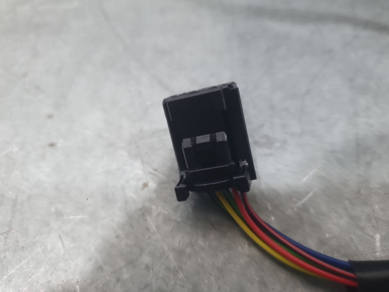 Recambio de retrovisor izquierdo para dacia sandero iii 1.0 tce 90 referencia OEM IAM 963022927R  