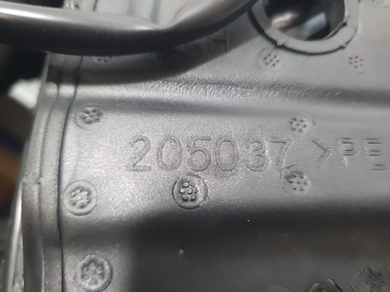 Recambio de retrovisor izquierdo para dacia sandero iii 1.0 tce 90 referencia OEM IAM 963022927R  