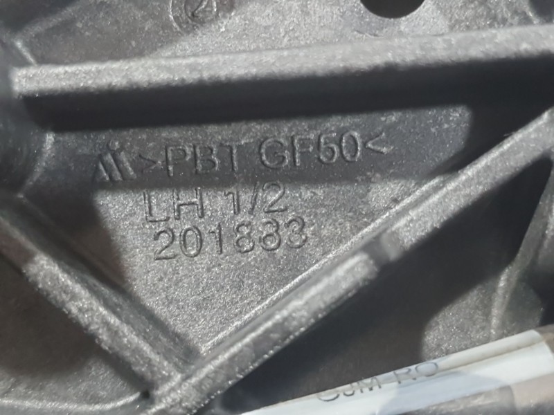 Recambio de retrovisor izquierdo para dacia sandero iii 1.0 tce 90 referencia OEM IAM 963022927R  