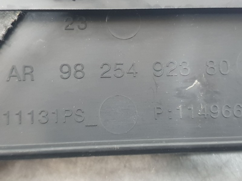 Recambio de tapa motor para opel corsa f (p2jo) 1.2 (68) referencia OEM IAM 9825492380  