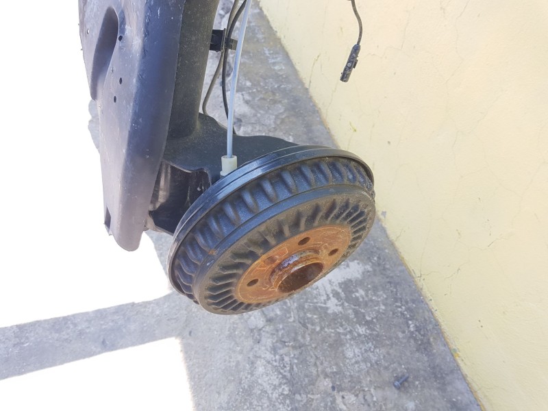 Recambio de puente trasero para dacia sandero iii 1.0 tce 90 referencia OEM IAM 555012504R TAMBOR C/ABS Y 4 TORNILLOS 
