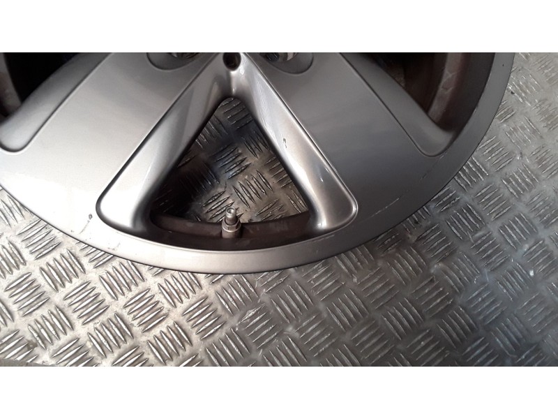 Recambio de juego llantas aluminio para bmw 1 (f40) 116 d referencia OEM IAM 7x16 5 TORN ET47 ROZADAS ALUMINIO