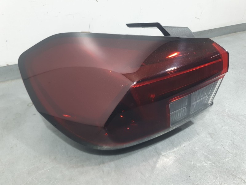 Recambio de piloto trasero izquierdo exterior para opel corsa f (p2jo) 1.2 (68) referencia OEM IAM 9829317380 90194151 VALEO