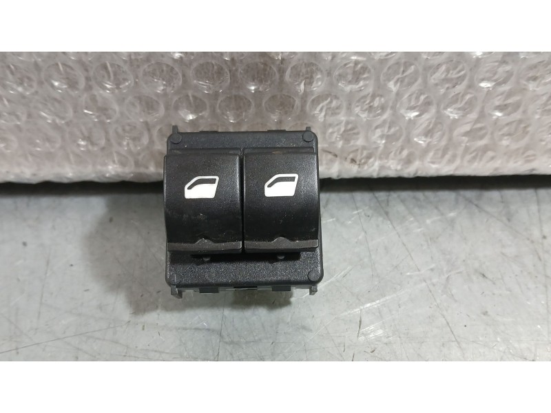 Recambio de mando elevalunas delantero izquierdo para citroën c3 iii (sx) 1.5 bluehdi 100 (sxyhyp, sxyhtu) referencia OEM IAM 98