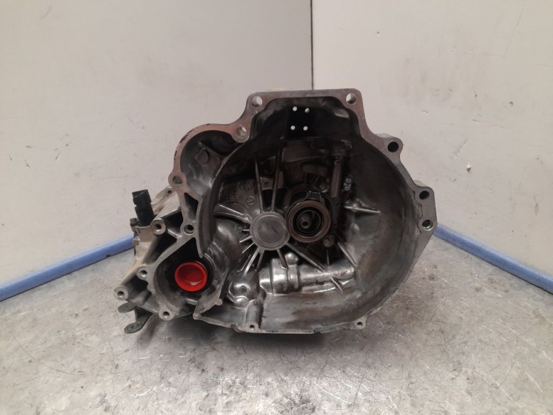 Recambio de caja cambios para nissan almera (n15) lx referencia OEM IAM 320100N912  5VELOCIDADES