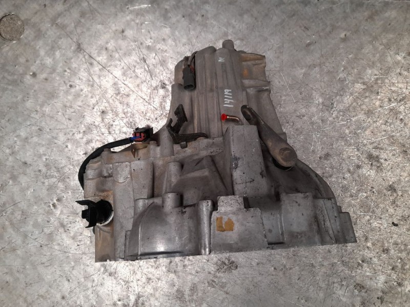 Recambio de caja cambios para nissan almera (n15) lx referencia OEM IAM 320100N912  5VELOCIDADES