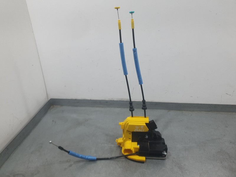 Recambio de cerradura puerta delantera derecha para kg mobility korando (c300) 1.5 referencia OEM IAM 7122037000  