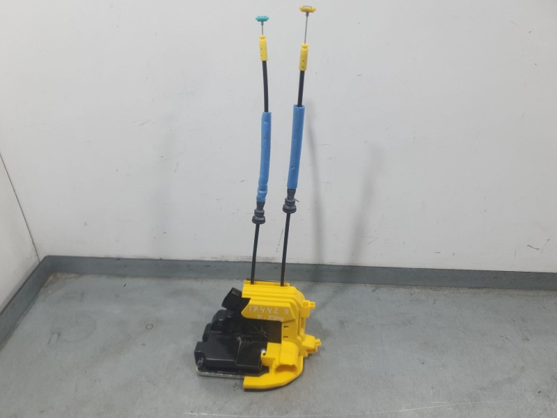 Recambio de cerradura puerta delantera izquierda para kg mobility korando (c300) 1.5 referencia OEM IAM 7121037000  