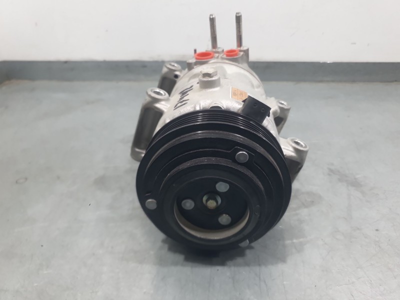 Recambio de compresor aire acondicionado para kg mobility korando (c300) 1.5 referencia OEM IAM 1731313711 24C060113 ESTRA