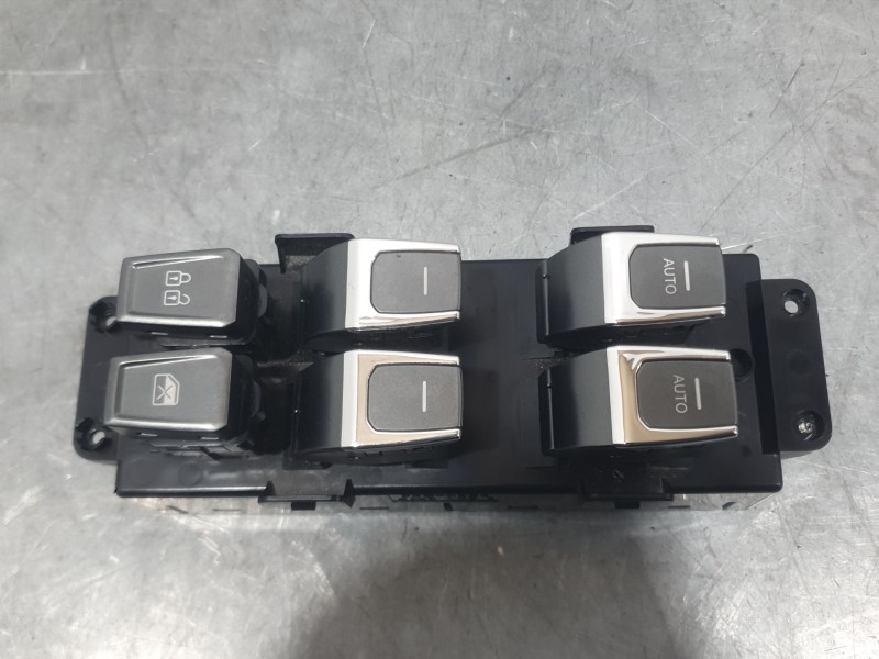 Recambio de mando elevalunas delantero izquierdo para kg mobility korando (c300) 1.5 referencia OEM IAM 8581137200 C/MANDO RETRO