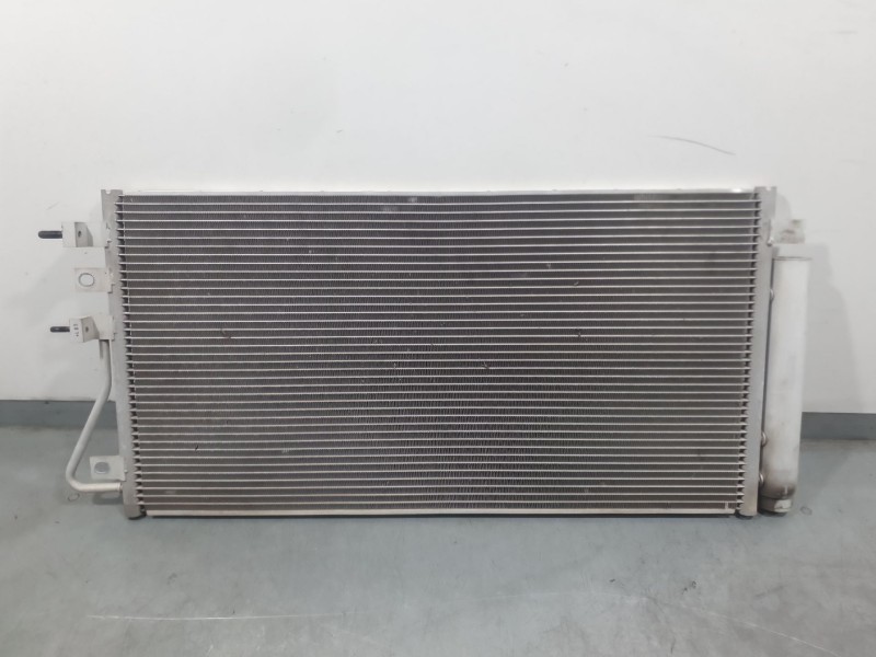 Recambio de condensador / radiador aire acondicionado para kg mobility korando (c300) 1.5 referencia OEM IAM 6840037000  