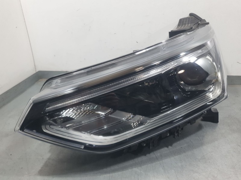 Recambio de faro izquierdo para kg mobility korando (c300) 1.5 referencia OEM IAM 8310137101 1011500619 AMS