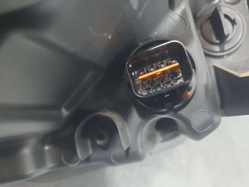 Recambio de faro izquierdo para kg mobility korando (c300) 1.5 referencia OEM IAM 8310137101 1011500619 AMS