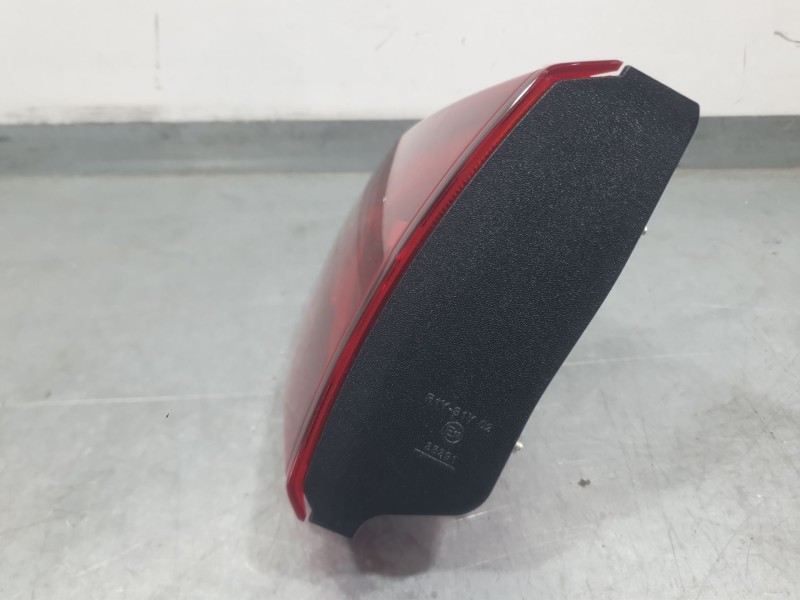 Recambio de piloto trasero derecho interior para kg mobility korando (c300) 1.5 referencia OEM IAM 8360337001  