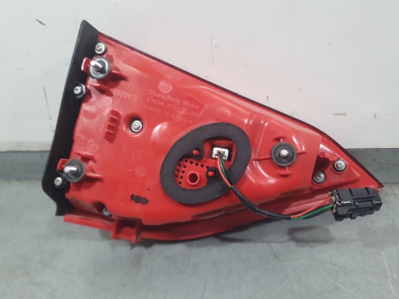 Recambio de piloto trasero derecho interior para kg mobility korando (c300) 1.5 referencia OEM IAM 8360337001  