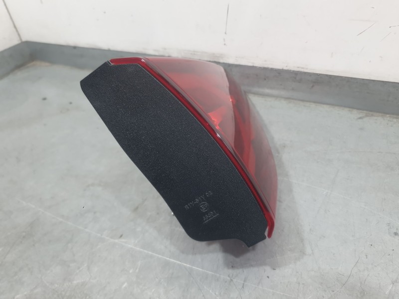 Recambio de piloto trasero izquierdo interior para kg mobility korando (c300) 1.5 referencia OEM IAM 8360337001  