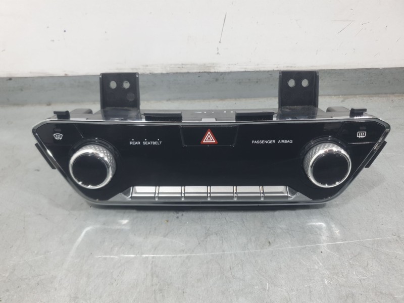 Recambio de mando climatizador para kg mobility korando (c300) 1.5 referencia OEM IAM 6876037020  