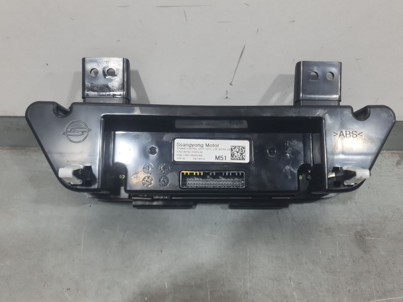 Recambio de mando climatizador para kg mobility korando (c300) 1.5 referencia OEM IAM 6876037020  