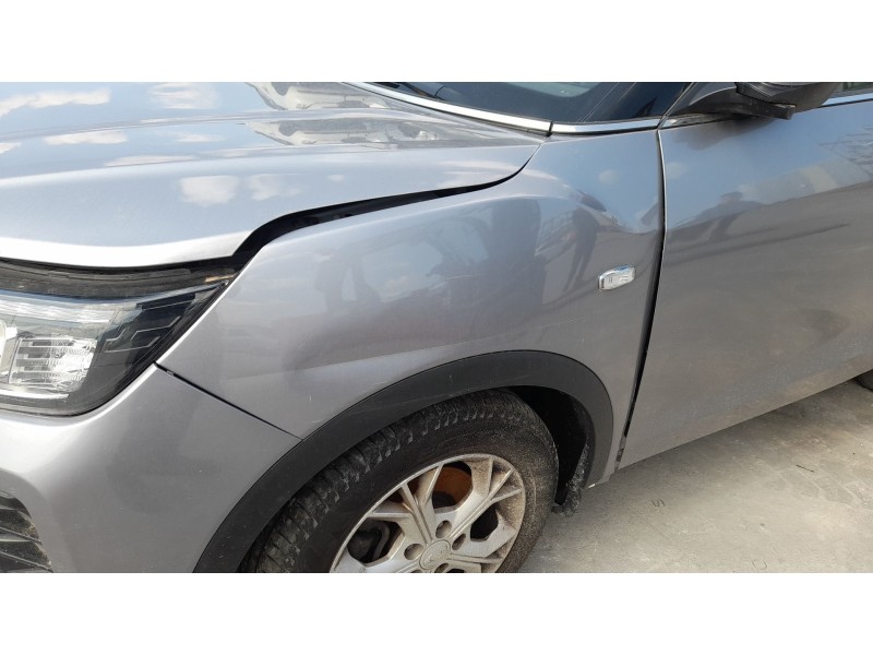 Recambio de aleta delantera izquierda para ssangyong tivoli 1.5 referencia OEM IAM 5181135010  