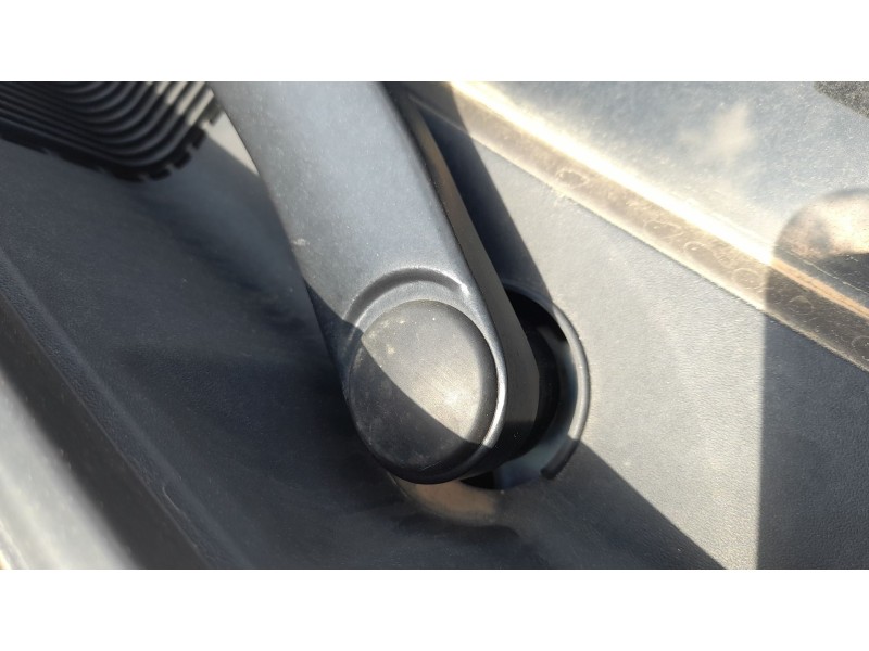 Recambio de motor limpia delantero para ssangyong tivoli 1.5 referencia OEM IAM 8610035001  