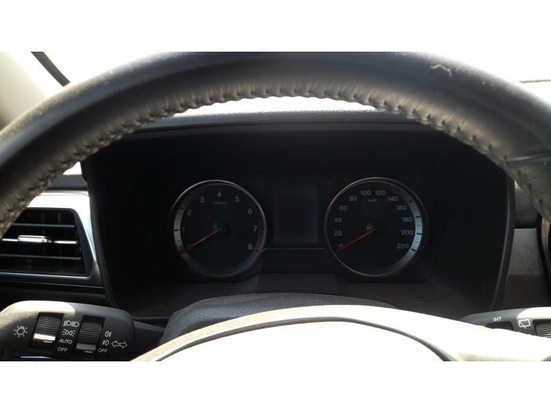 Recambio de cuadro instrumentos para ssangyong tivoli 1.5 referencia OEM IAM 8022037030  