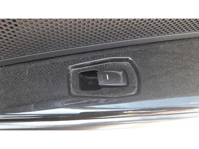 Recambio de mando elevalunas delantero derecho para ssangyong tivoli 1.5 referencia OEM IAM 8585035000  