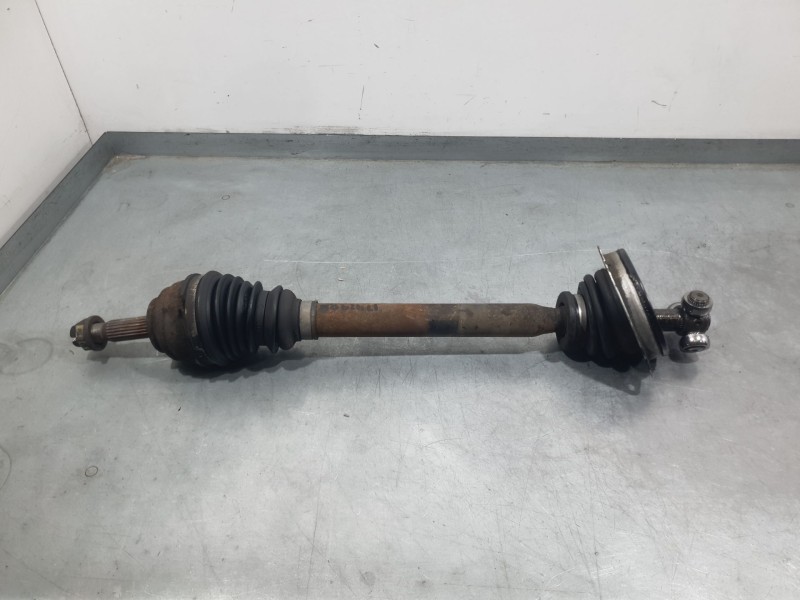 Recambio de transmision delantera izquierda para renault megane i classic (la0/1_) 1.6 e (la0f, la0s) referencia OEM IAM 7701352