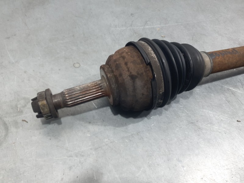 Recambio de transmision delantera izquierda para renault megane i classic (la0/1_) 1.6 e (la0f, la0s) referencia OEM IAM 7701352